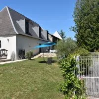 Chambres d'hôtes PANCHIEN, хотел в Nouzilly