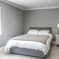 1 Bed Cottage-Sleeps 2-Parking-Pets-Hot Tub, hotell i Kelty