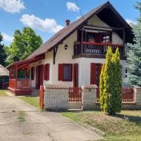 Tisza-Tavi Isteni Vendégház, hotel a Abádszalók
