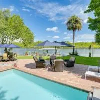 Pool & Hot Tub Access: Riverfront Florida Studio, hotell sihtkohas La Belle