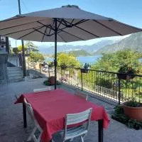 Aurora Lake Apartment, хотел в Сала Комачина