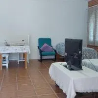 Habitación,Piscina y Jardín, hotel u gradu Asukeke de Enares