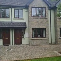Lough Rinn - Mac Raghnaill Court – hotel w mieście Rivers Town