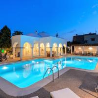 Villa 8BR, Sea views, walk to the beach, pool، فندق في سانتا إيولاليا ديل ريو