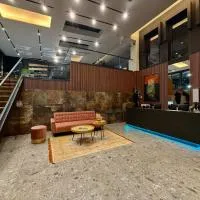 LAKEVIEW Hotel & Apartments, מלון במברובו