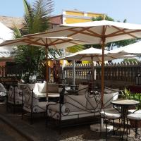 The Colonial Guest House，位于圣菲利佩Sao Filipe Airport - SFL附近的酒店