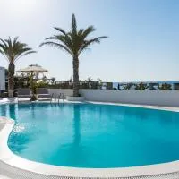 Casa Frati Suites & Villas, hotel en Playa de Perivolos