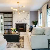 Work & Unwind in North Port Fenced Yard Cozy Lounge, hotelli kohteessa North Port