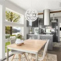 Charming Seaside Home with Fjord Views: Asker'de bir otel