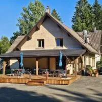 Gite les Baudy - group for 20 people, отель в городе Le Haut-du-Them