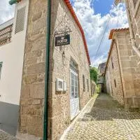 Poets Tavern & Inn، فندق في Avô