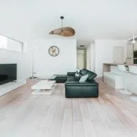 Modern 2 Bed with Garden - Bridel, hotel v destinaci Bridel