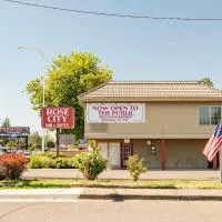 Rose City Inn & Suites, hotel i Oak Grove