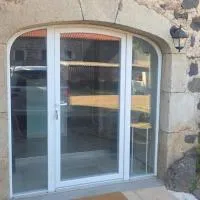 Appart RDC à Montagnac vers Le Puy-en-Velay, hotel v destinácii Solignac-sur-Loire