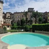 Casa Brown - con piscina privata -, hotell i Barga