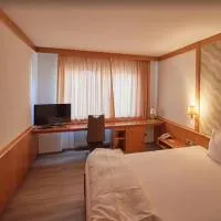 Hotel Ritter Sakira، فندق في فالدورن