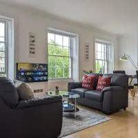 Elegant Apartment in Hamilton Square Free Parking, hótel í Birkenhead