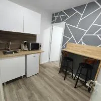 Viesnīca Estudio moderno con WiFi y aire acondicionado Centro de La Jonquera junto a la frontera pilsētā La Honkvera
