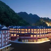 Atour Hotel Hongqiao Fenghuang Ancient City, хотел в Фенян