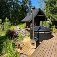 Almunge में, होटल Nordic Sauna Retreat with Hot Tub