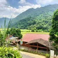 Nam Pé Tày Homestay - View hồ Ba Bể – hotel w mieście Bak Kan