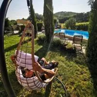 appartement avec piscine commune le chêne blc, hotel a Gargas