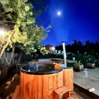 Cabaña en Tunquén con parrilla, fogón, piscina y bosque, hotel en Tunquén