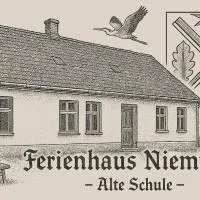 Ferienhaus Niemtsch -Alte Schule-, готель у місті Зенфтенберг