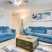 Fish, Hike and Relax North Little Rock Gem with Yard, hotel near Bill and Hillary Clinton National Airport - LIT, North Little Rock