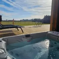 Tiny House avec Spa privatif, hotel i Boigny-sur Bionne
