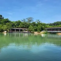 Lake View Resort โรงแรมในBan Nam Rop