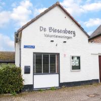 Serene Holiday Home in Ulestraten with Terrace, hotel poblíž Letiště Maastricht - MST, Ulestraten