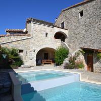 Amazing apartment in Lanas with large garden、Lanasにあるオベナ・アルデーシュ・メリディオナル空港 - OBSの周辺ホテル