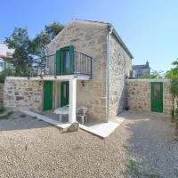 Kamena vila, hotel i Kornić