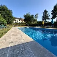 Les Marronniers Gîtes: Crozant şehrinde bir otel