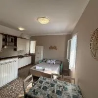 MARE SOTTO CASA Bilocale sulla Spiaggia LIBERA, hotel di Ceriale