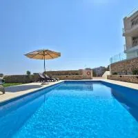 Gozo Getaway - Large Pool Apartment, 10 mins to Xaghra Square, hotell i Xagħra