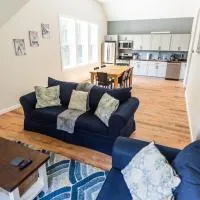 NEW Skye Ridge Carriage House with Hot Tub, hotel sa Killington