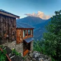 Parvatis Lap Villa & Hostel, hótel í Kasol