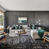 The Coal Stone throw away from Red Deer River 2BR House, khách sạn ở Drumheller