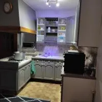 Hébergement dans une grande maison à la campagne, отель в городе Lessay