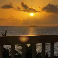 Vashays Caribbean Hideaway at Non such-bay resort, hotel u gradu Freetown