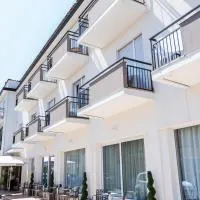 Hotel Laura, хотел в Кавалино-Трепорти