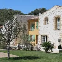 Domaine Robert, hotel v destinaci Rognes