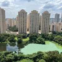 Lakefront AC Balcony LakeView Studio Apartment at Hiranandani Estate, Thane, hotel a Thane