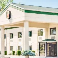 Super 8 by Wyndham Port Clinton, hôtel à Port Clinton