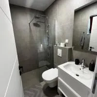 Landing Rooms, хотел в Močići