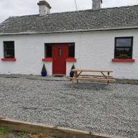 Nomads Cottage and Yurt:  bir otel