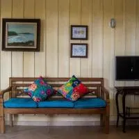 Casa charmosa e pé na areia na Ilha do Mel - Nova Brasília, hotel v destinaci Paranaguá
