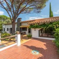 El Pigot - charming tranquil holiday home surrounded by nature with a private swimming pool, hotel a Riudarenes